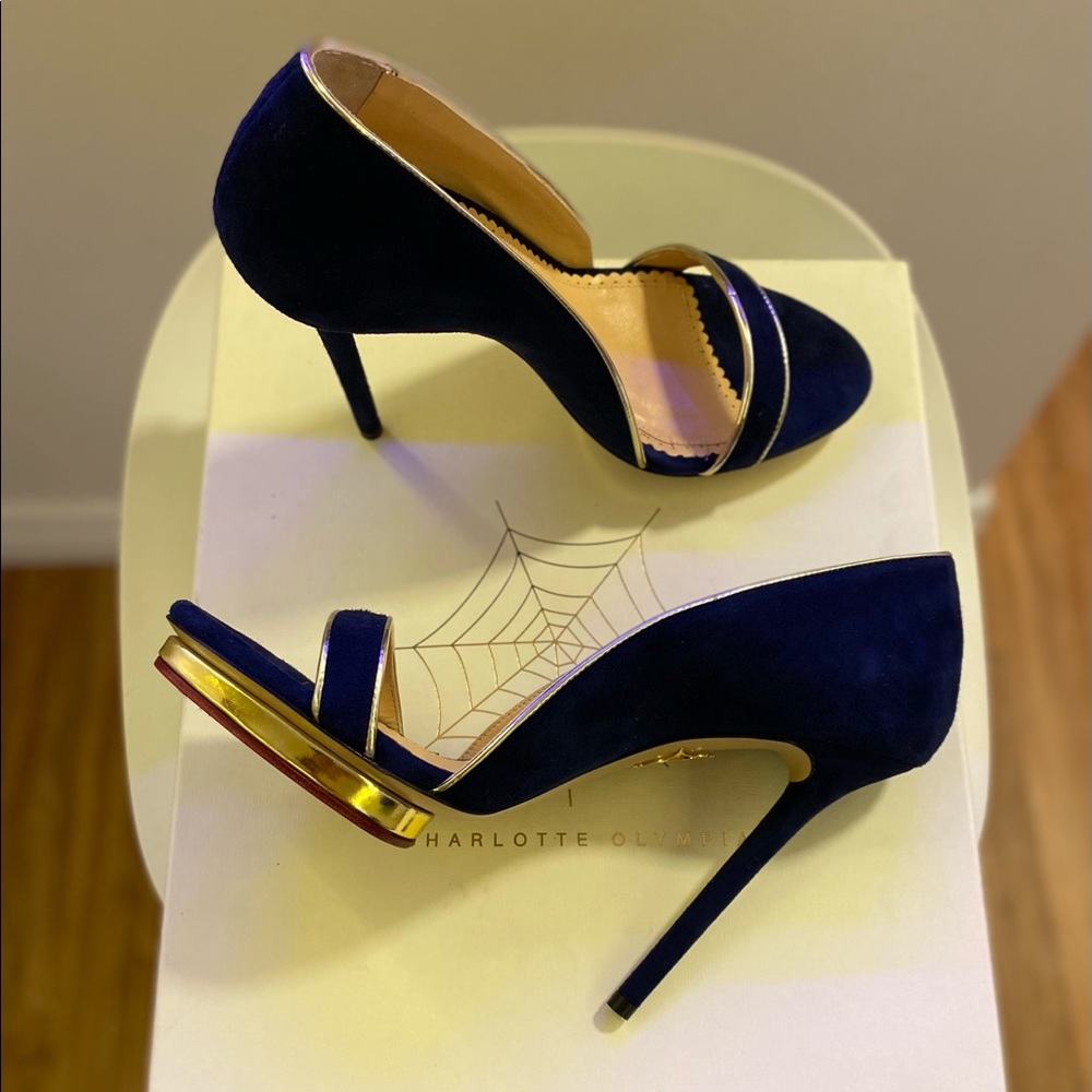 Like New Velvet Charlotte Olympia heels 💙